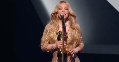 Mariah Carey wins first VMA: “What in the Sam Hill were you waiting for?”