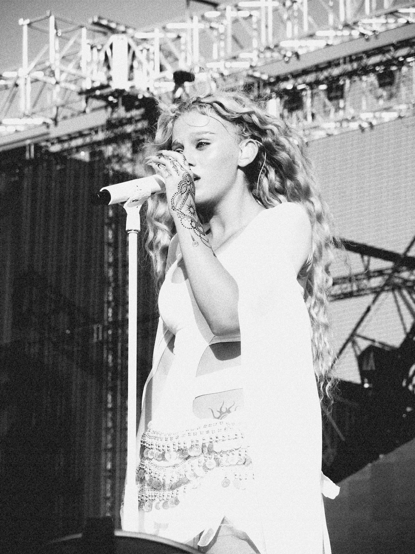 Elyanna is going global with Coldplay